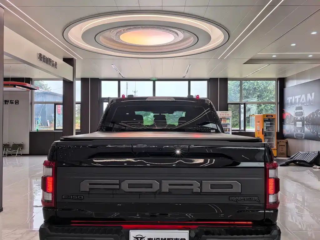 Ford F-150 Raptor — фото 8