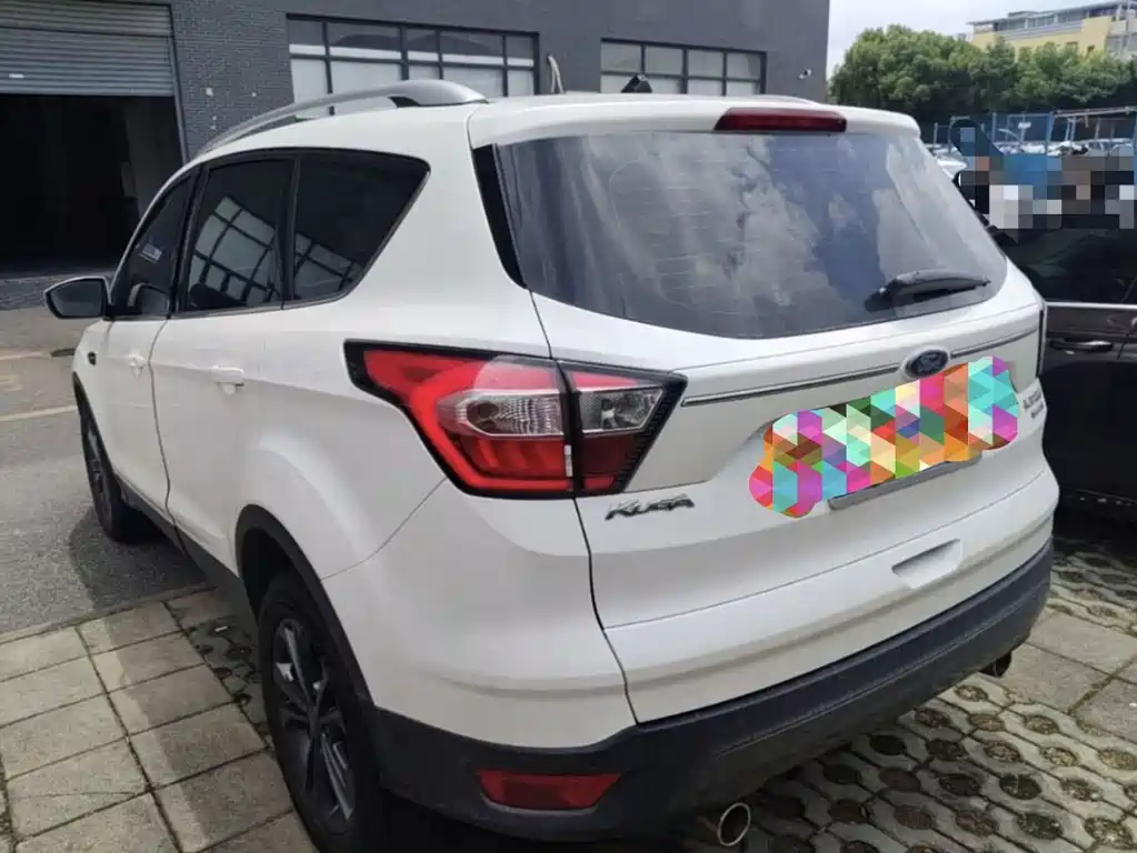 Ford Kuga — фото 2