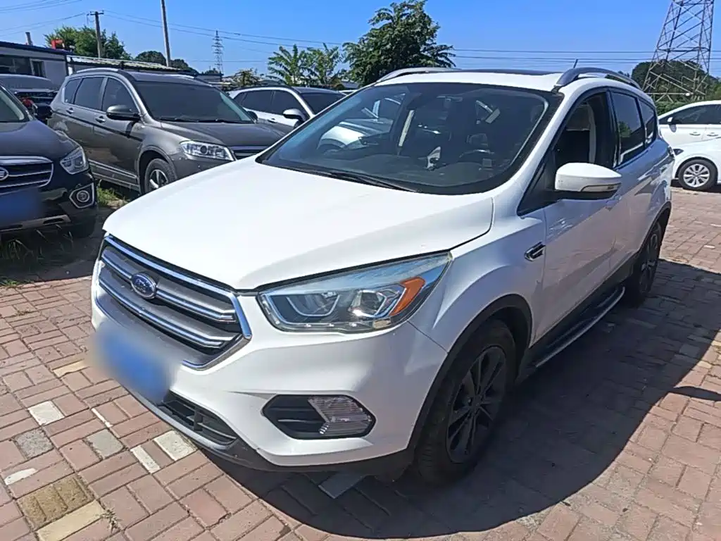 Ford Kuga — фото 2