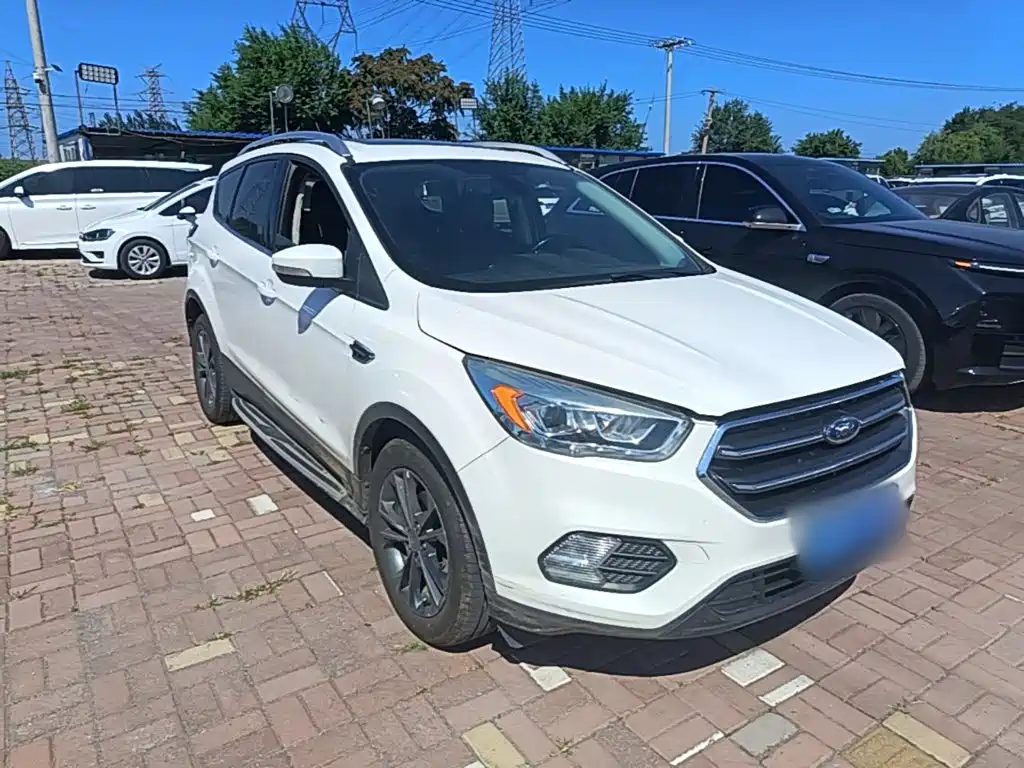 Ford Kuga — фото 4