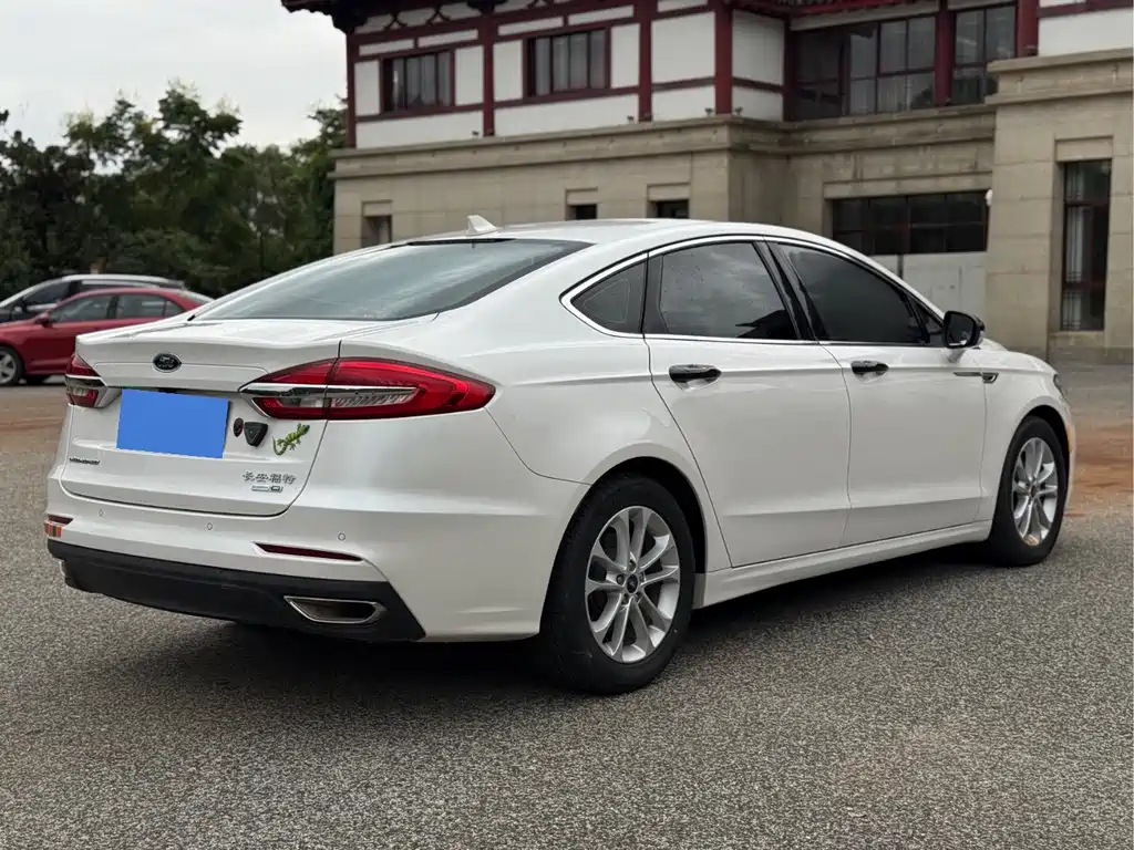 Ford Mondeo — фото 6