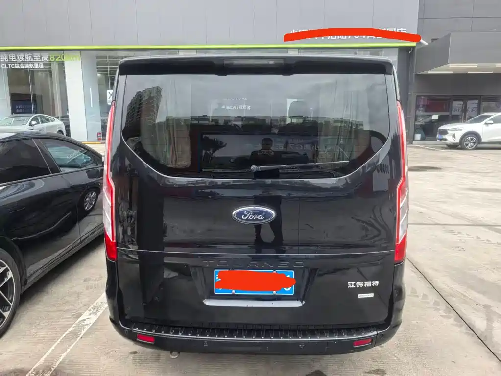 Ford Tourneo — фото 4