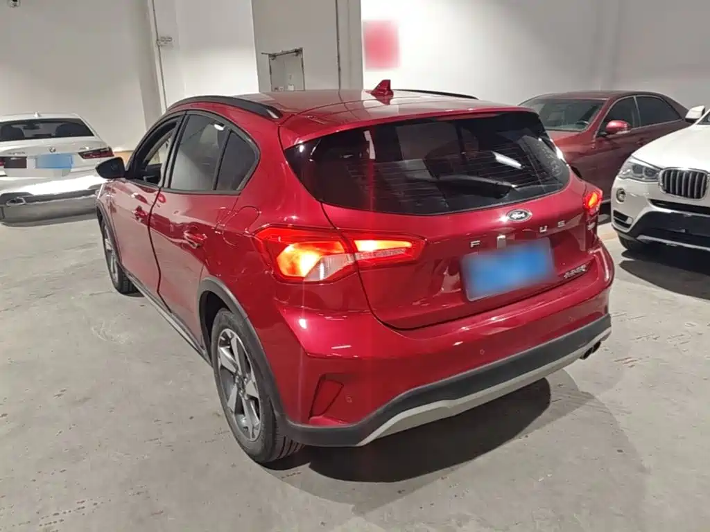 Ford Focus Active — фото 5