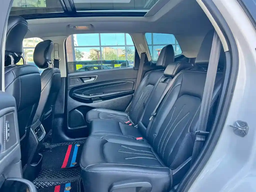 Ford Edge — фото 6