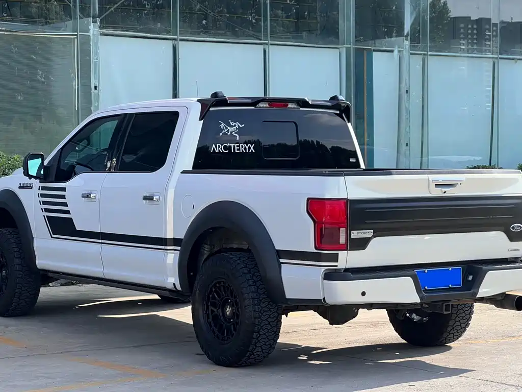 Ford F-150 Raptor — фото 9