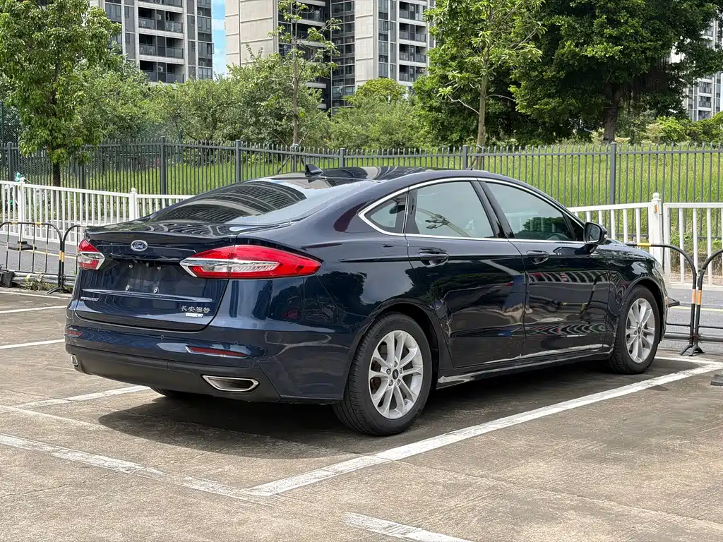 Ford Mondeo — фото 4