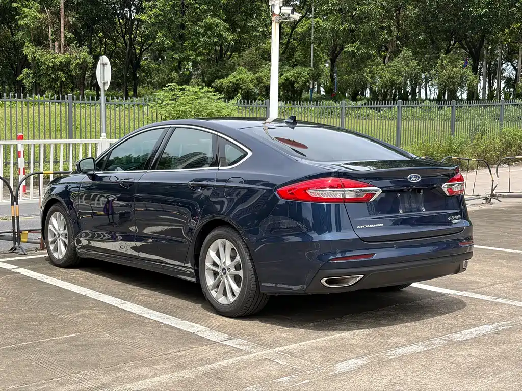 Ford Mondeo — фото 6