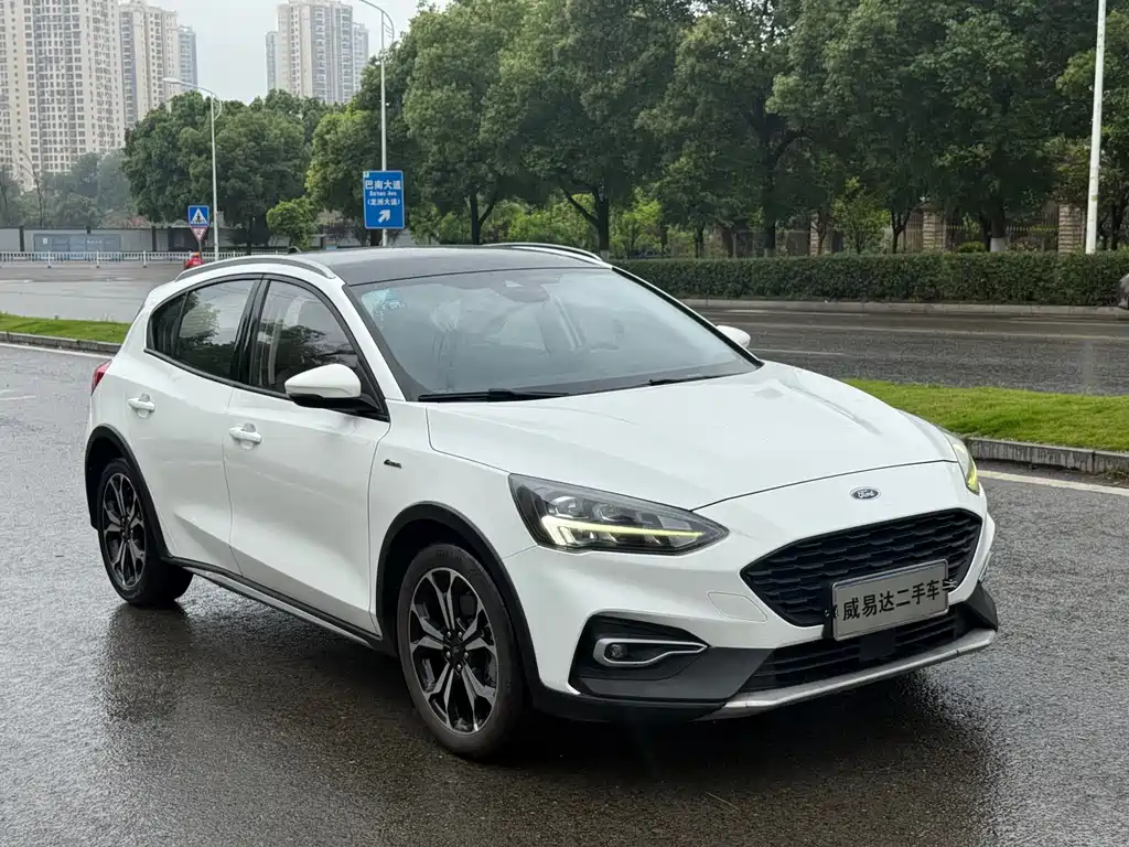 Ford Focus Active — фото 3