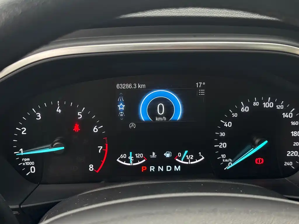 Ford Focus Active — фото 23