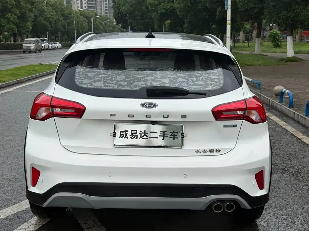 Ford Focus Active — фото 6