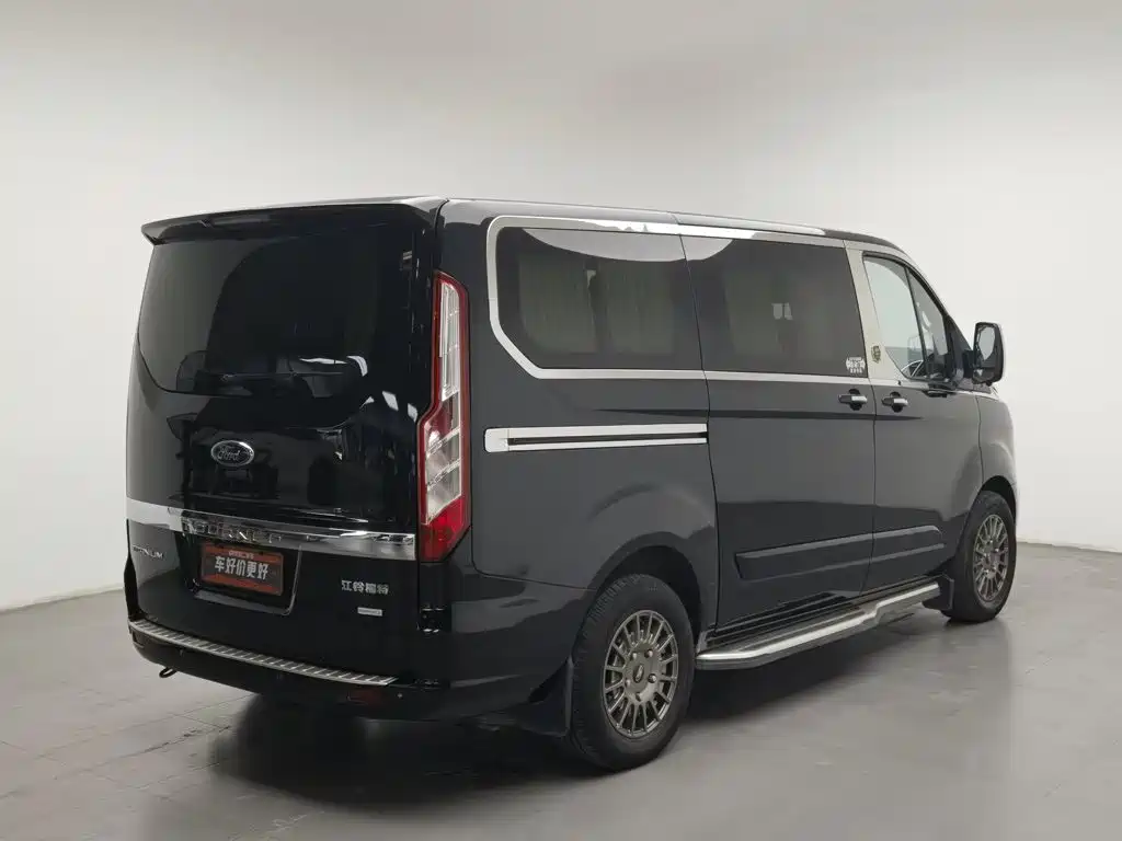 Ford Tourneo — фото 2