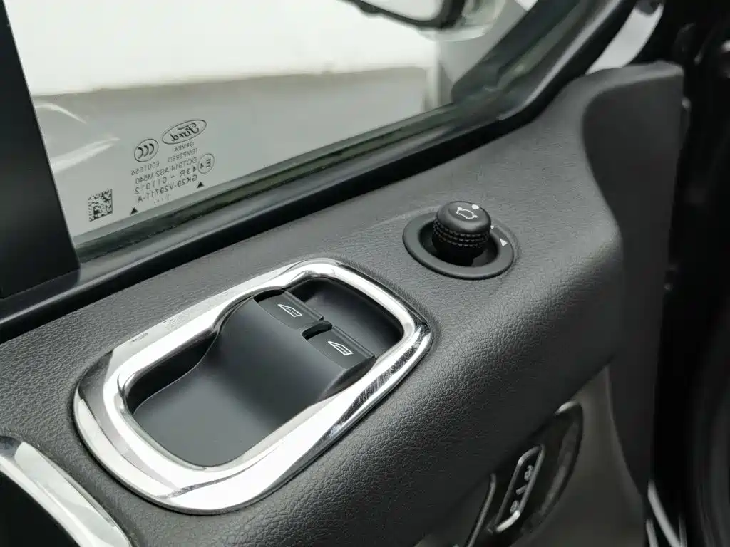 Ford Tourneo — фото 9