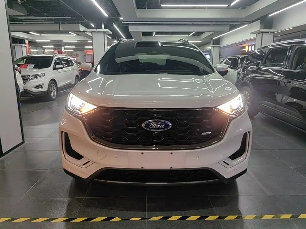 Ford Edge — фото 3
