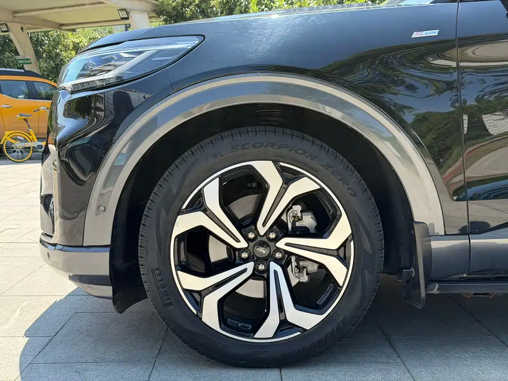 Ford Explorer — фото 11