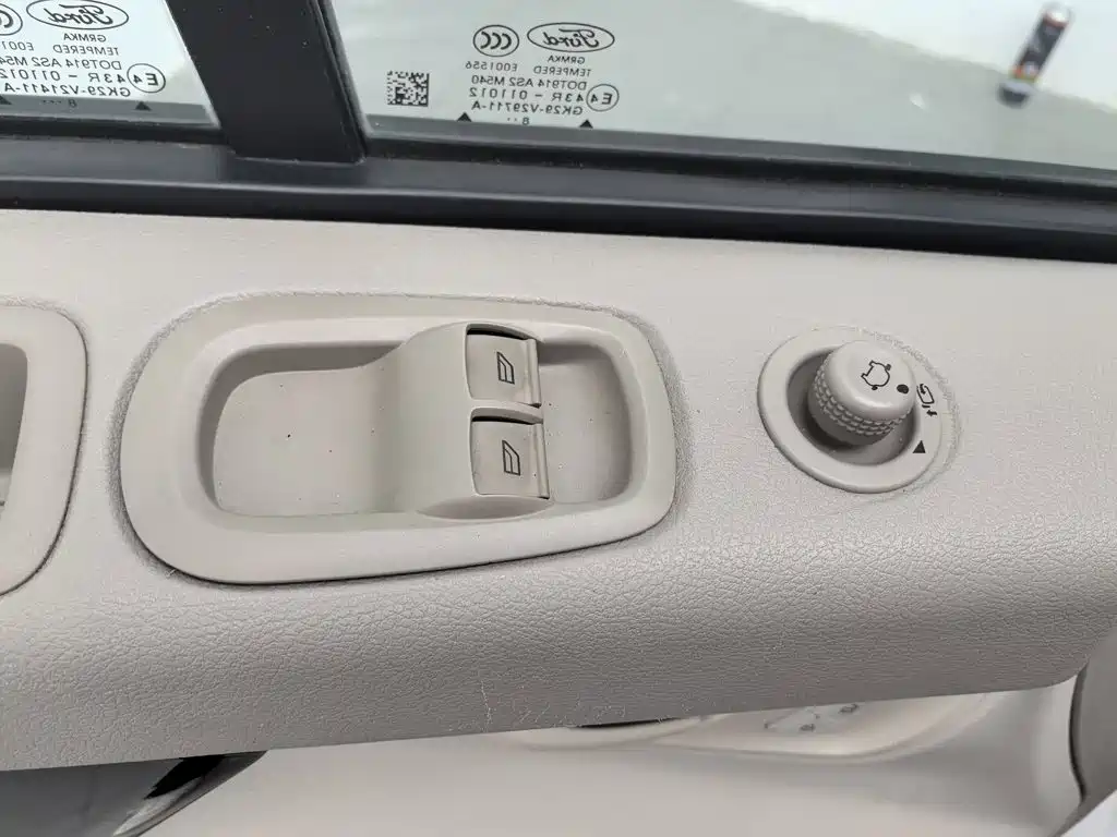Ford Tourneo — фото 9