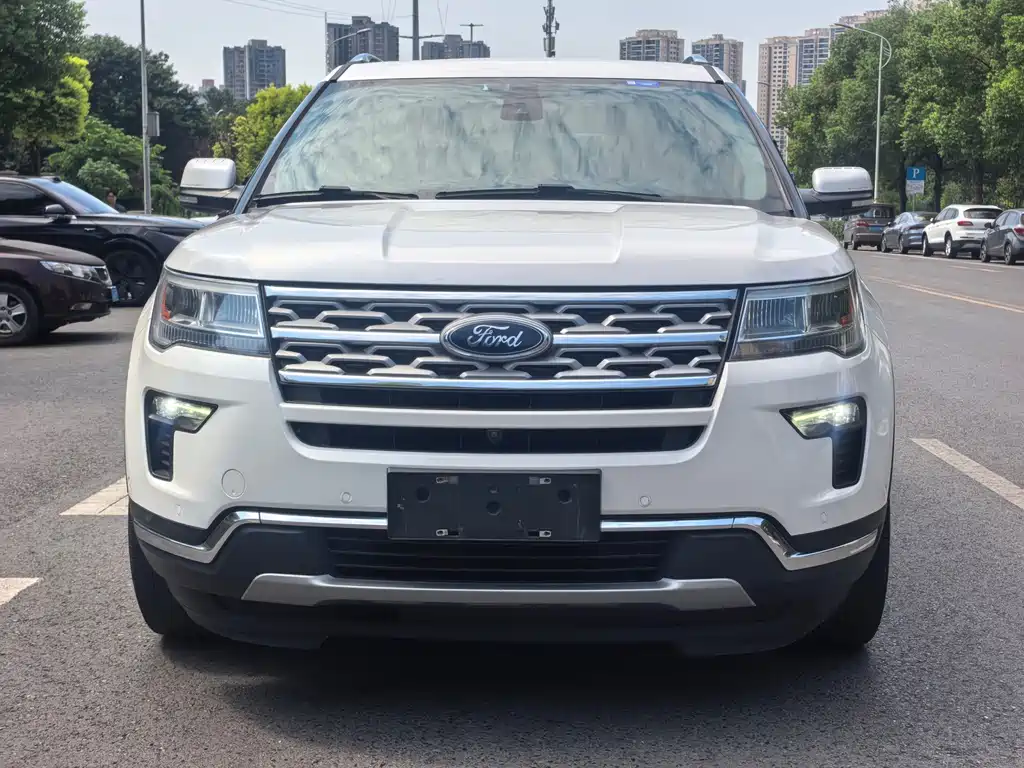 Ford Explorer (Import) — фото 2
