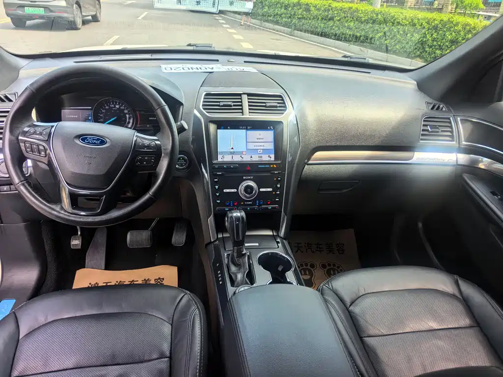 Ford Explorer (Import) — фото 7
