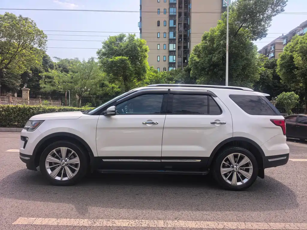 Ford Explorer (Import) — фото 8