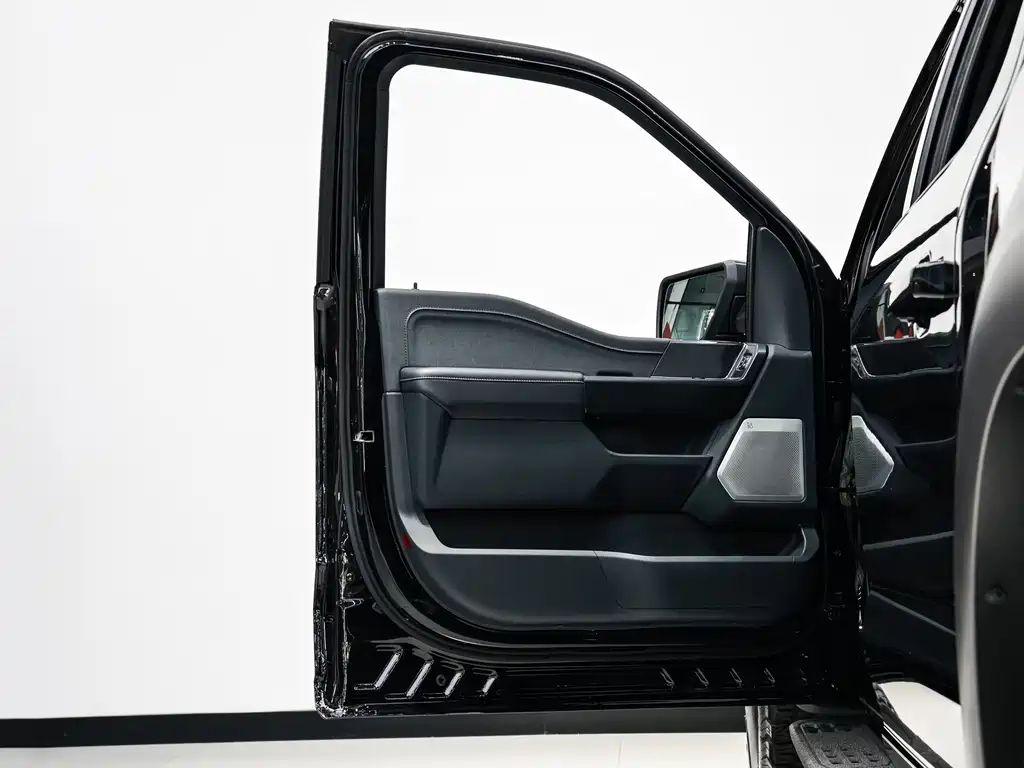 Ford F-150 Raptor — фото 13