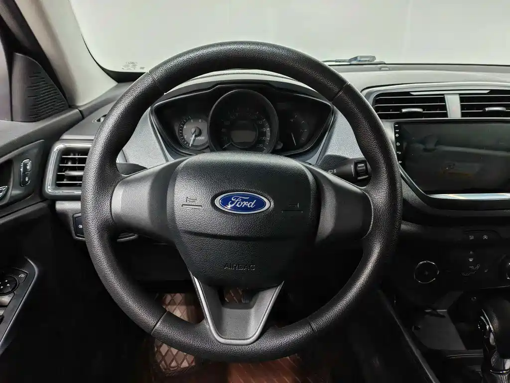 Ford Escort — фото 11