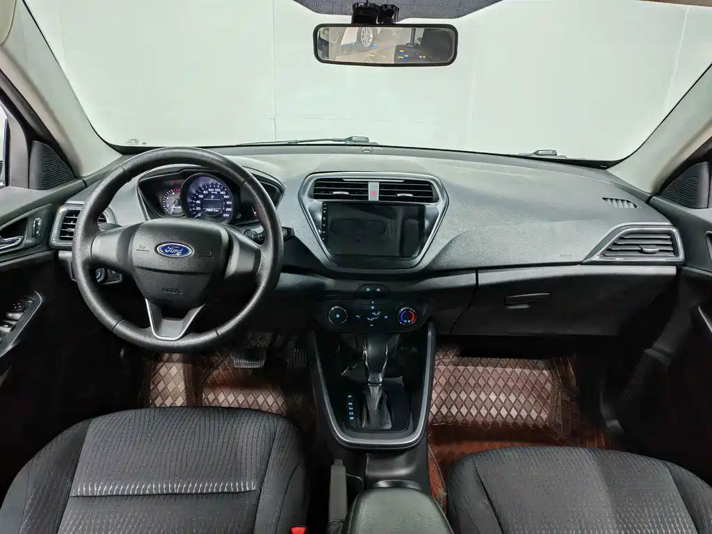 Ford Escort — фото 10