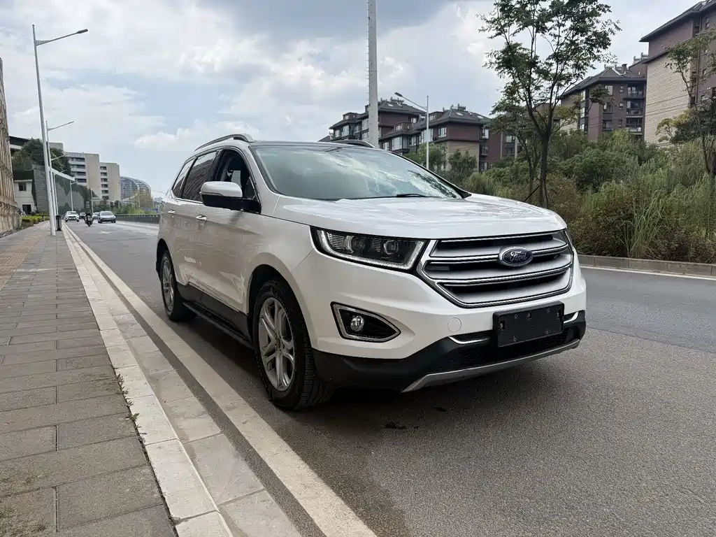 Ford Edge — фото 3