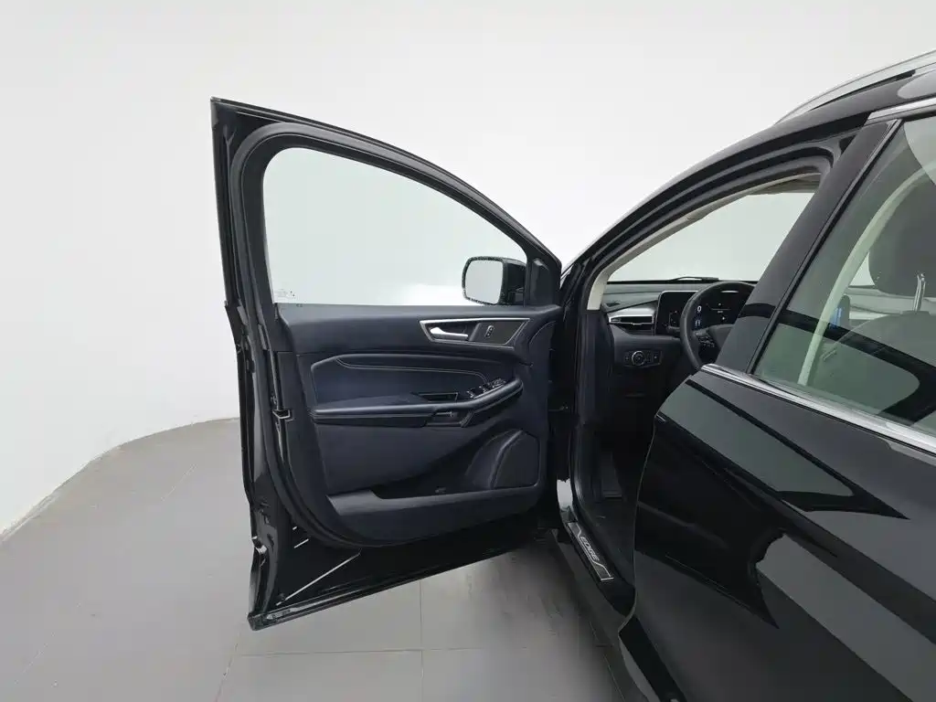 Ford Edge — фото 8