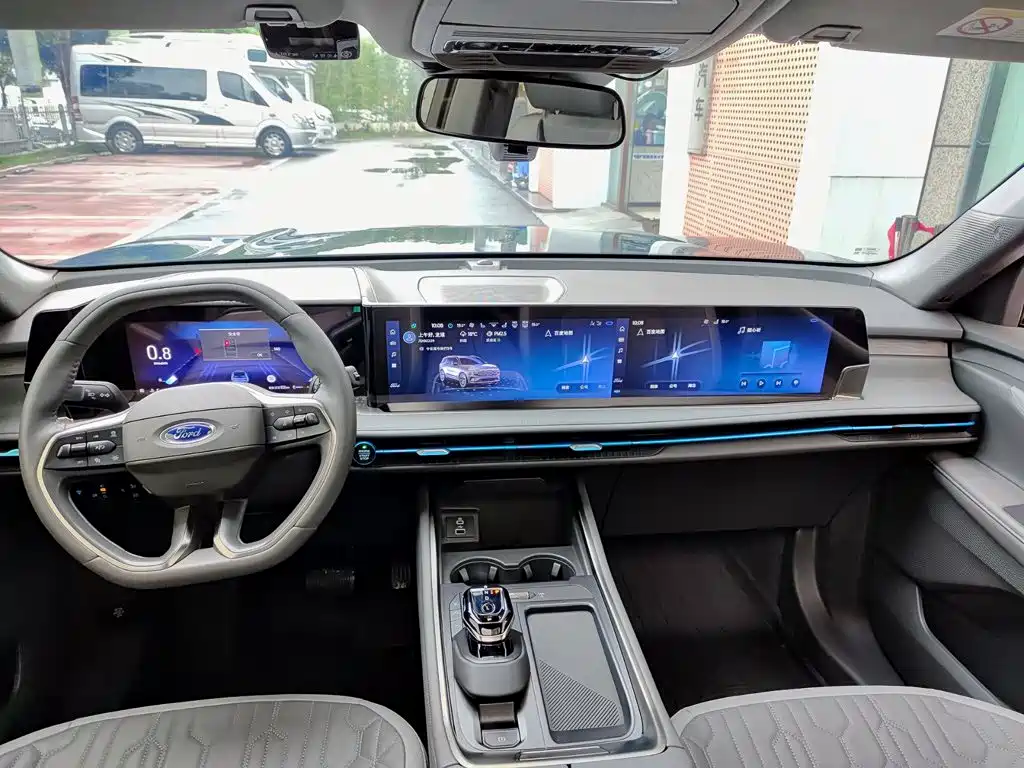 Ford Edge — фото 10