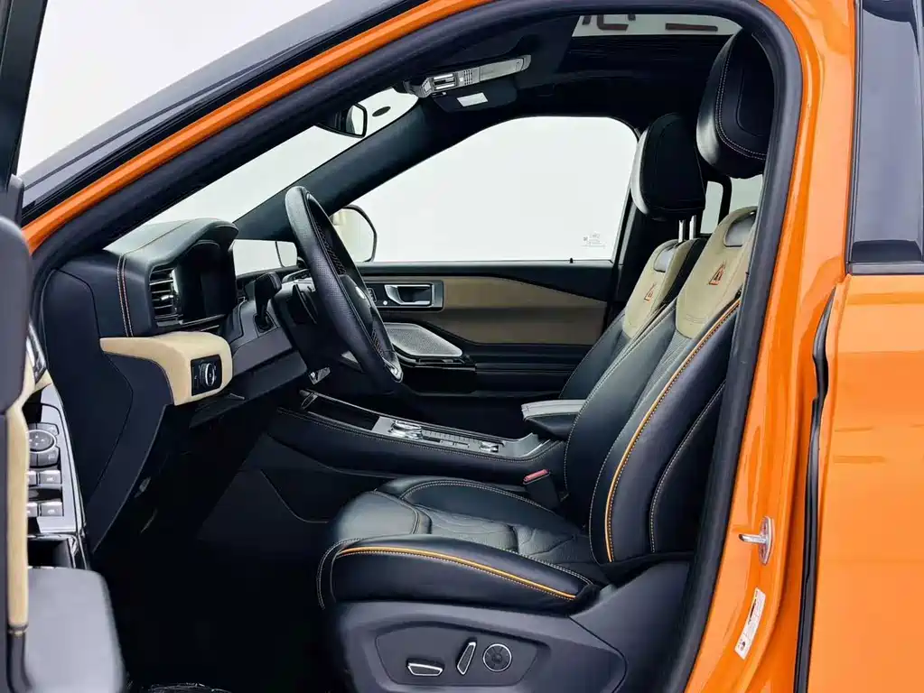 Ford Explorer — фото 8