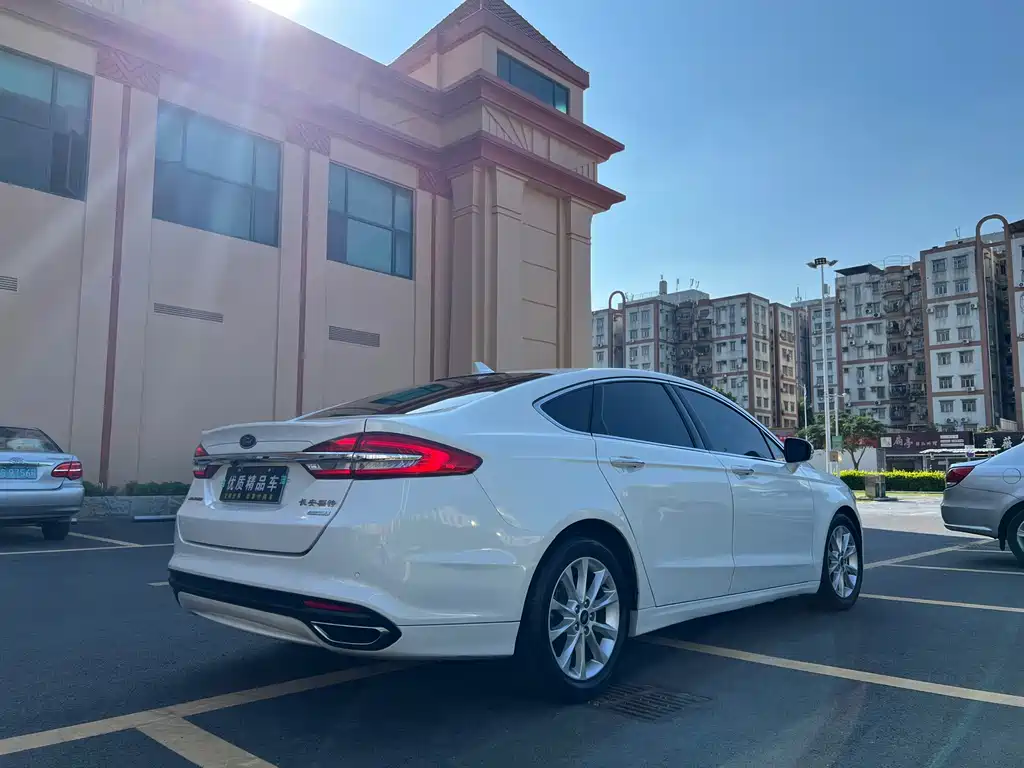 Ford Mondeo — фото 4