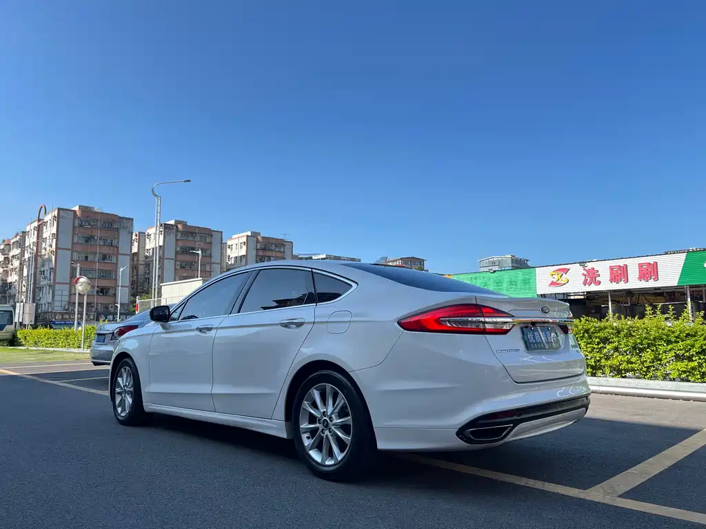 Ford Mondeo — фото 6