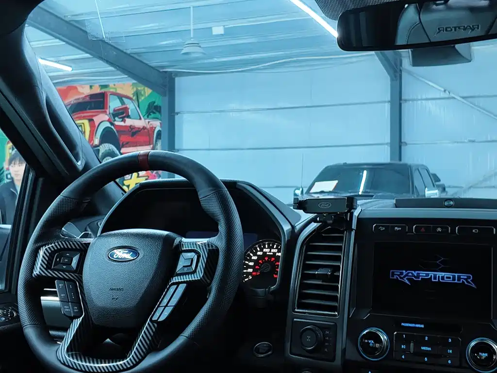Ford F-150 Raptor — фото 18