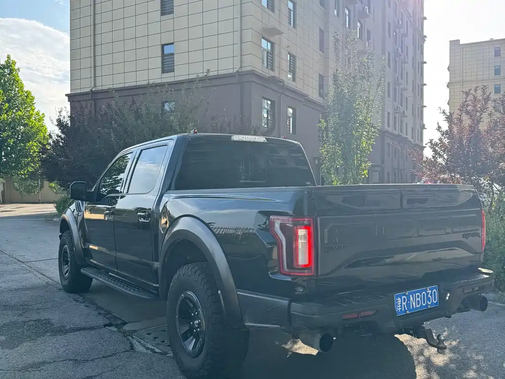Ford F-150 Raptor — фото 11