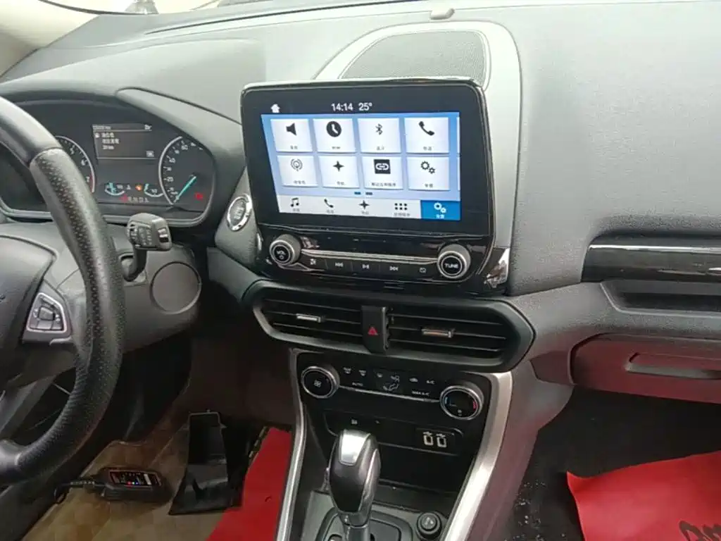 Ford Ecosport — фото 13