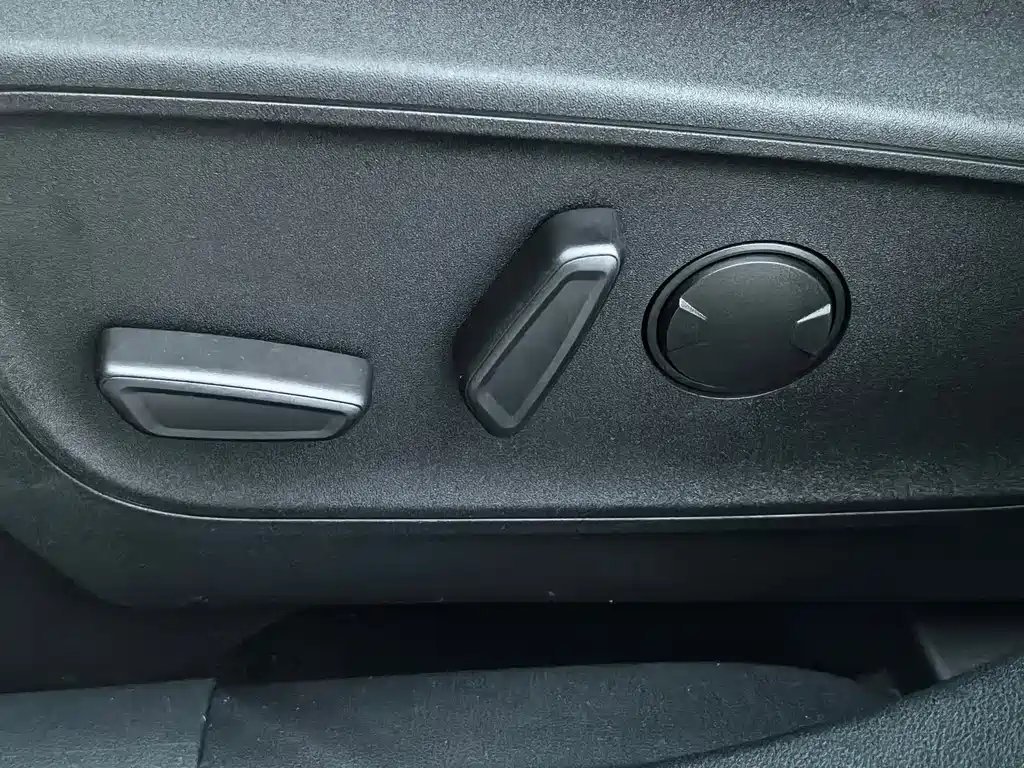 Ford Escape — фото 20
