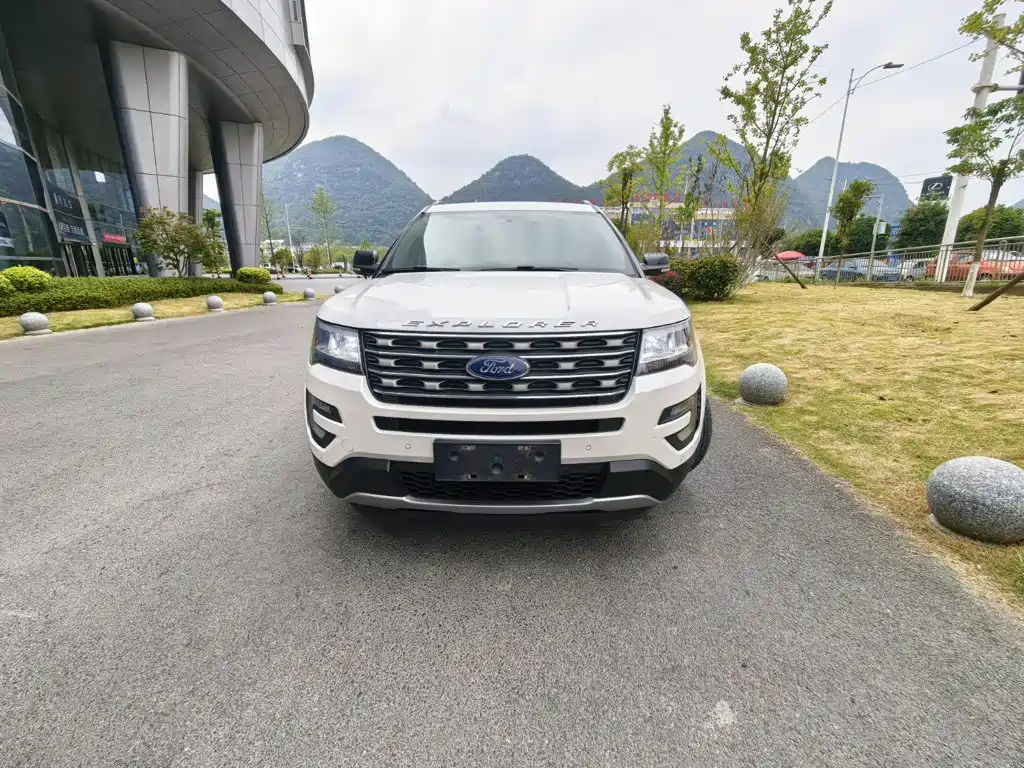 Ford Explorer (Import) — фото 2