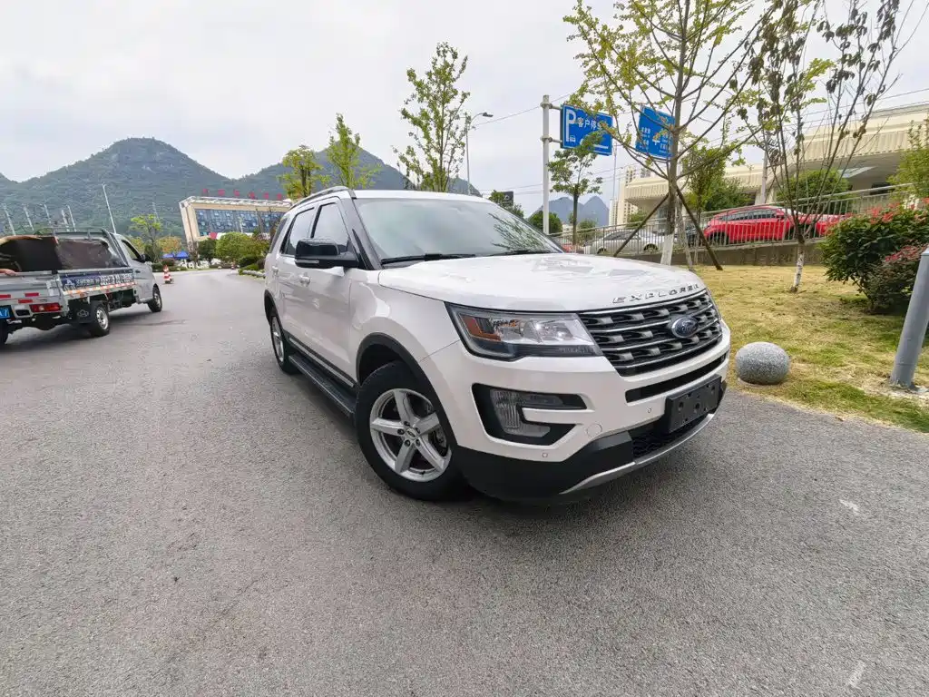 Ford Explorer (Import) — фото 3