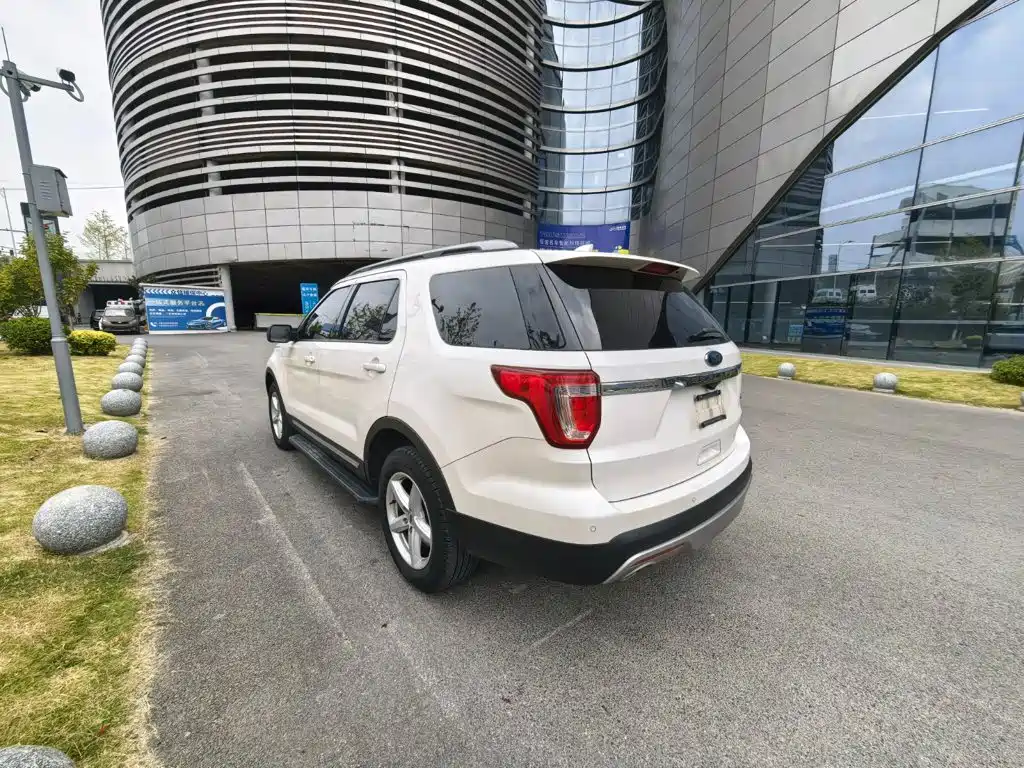 Ford Explorer (Import) — фото 5