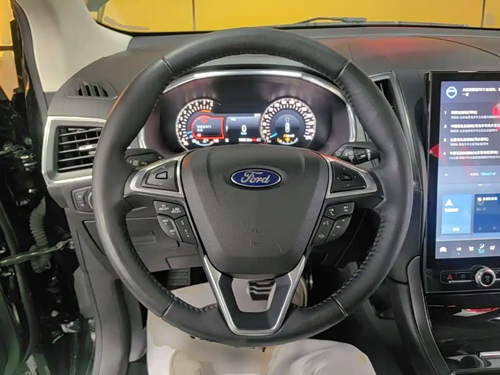 Ford Edge — фото 11