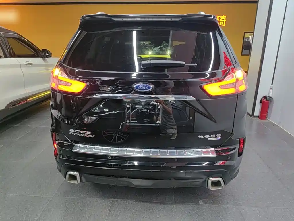 Ford Edge — фото 6
