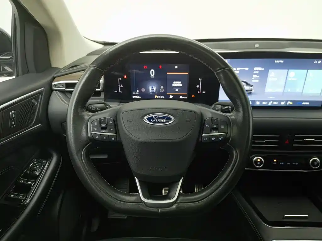 Ford Edge — фото 11
