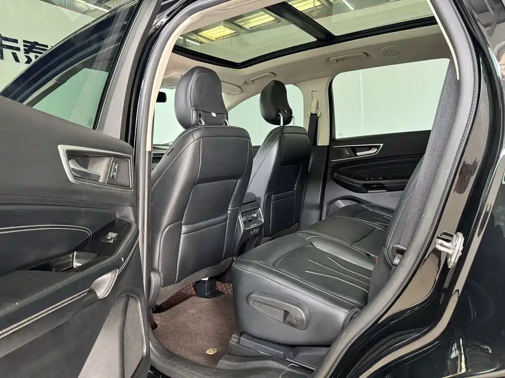 Ford Edge — фото 6
