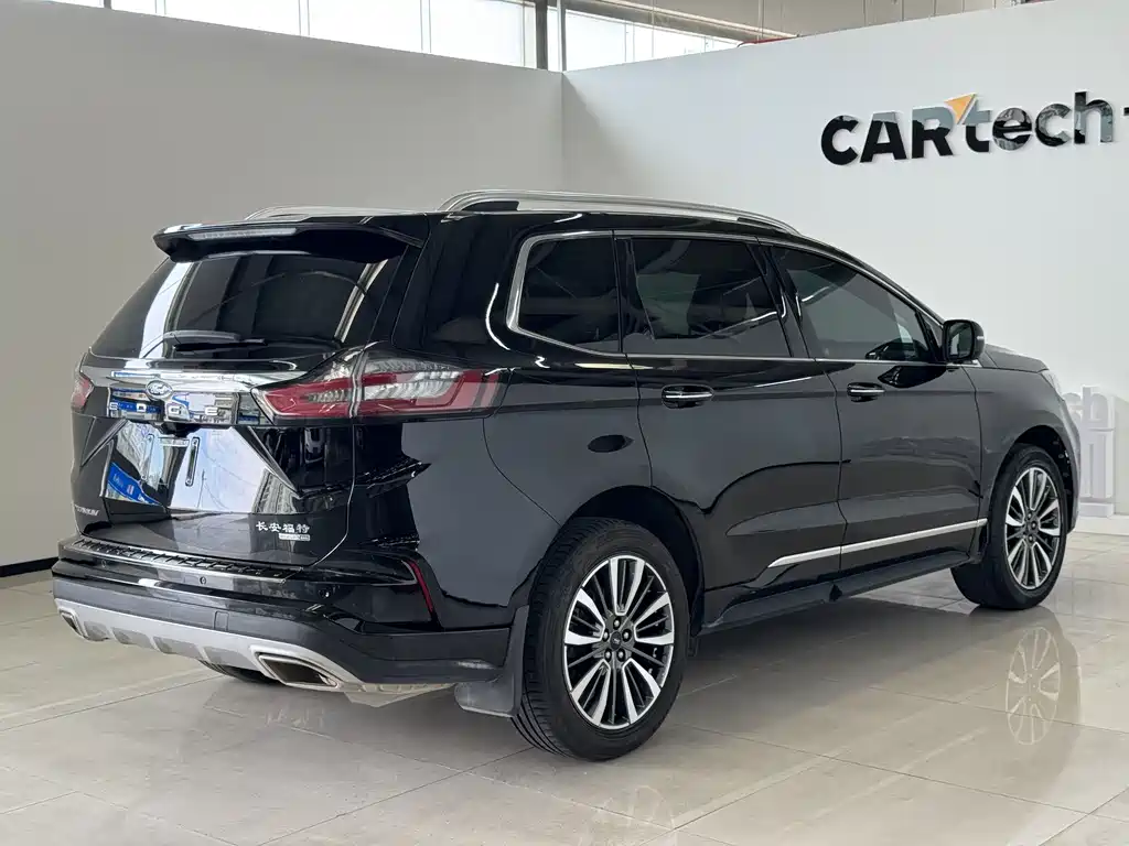 Ford Edge — фото 7