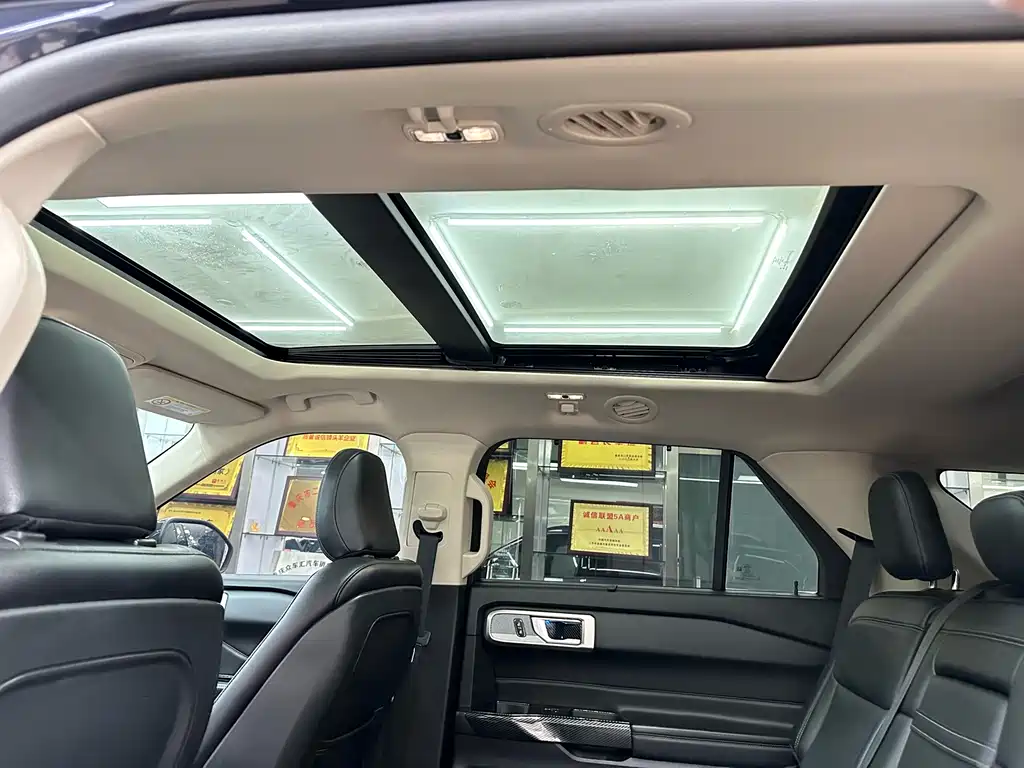 Ford Explorer — фото 9