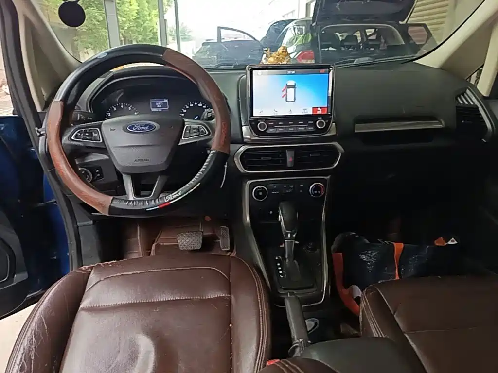 Ford Ecosport — фото 10