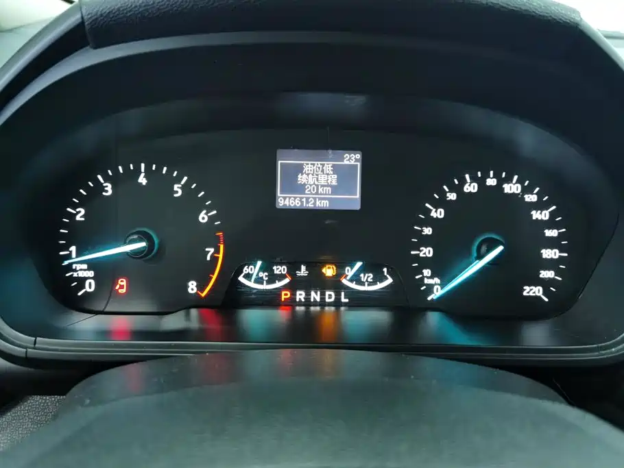 Ford Ecosport — фото 14
