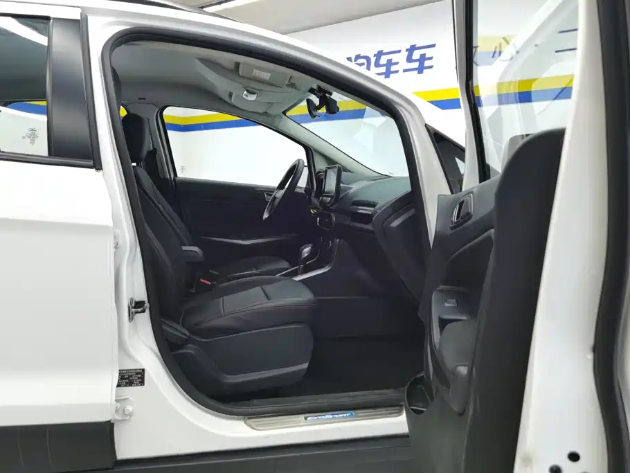 Ford Ecosport — фото 8