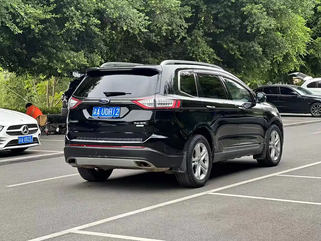 Ford Edge — фото 9