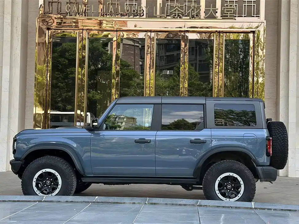 Ford Bronco — фото 15