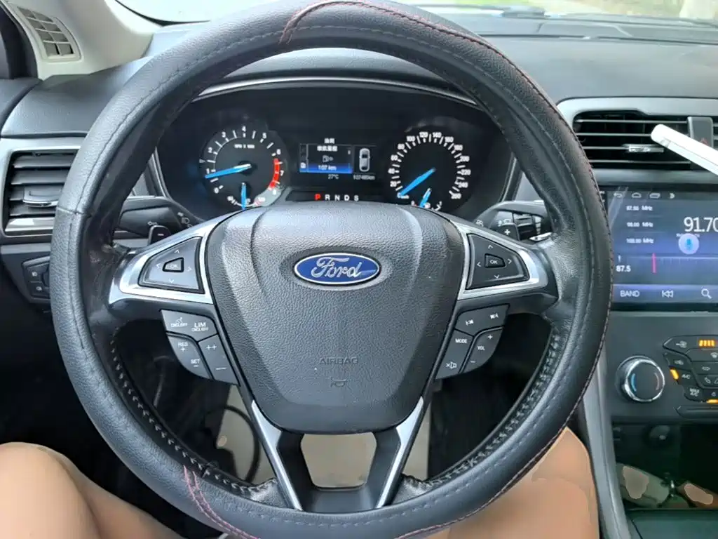 Ford Mondeo — фото 11